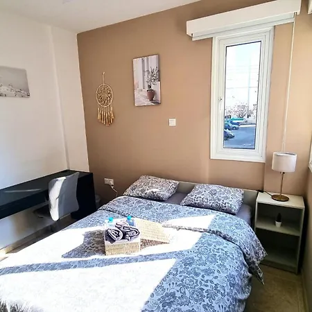 5 Min Walk To Beach, Perfect Seaside Escape 3br Shared