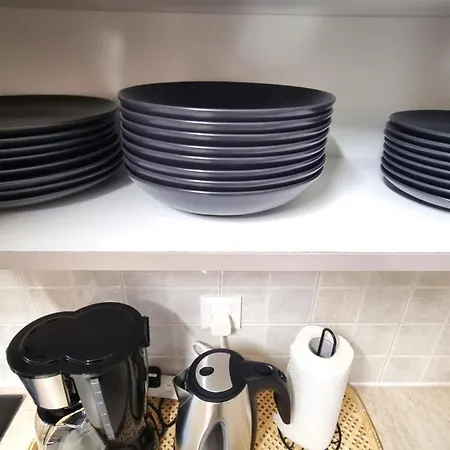 Homestay 5 Min Walk To Beach, Perfect Seaside Escape 3br Shared