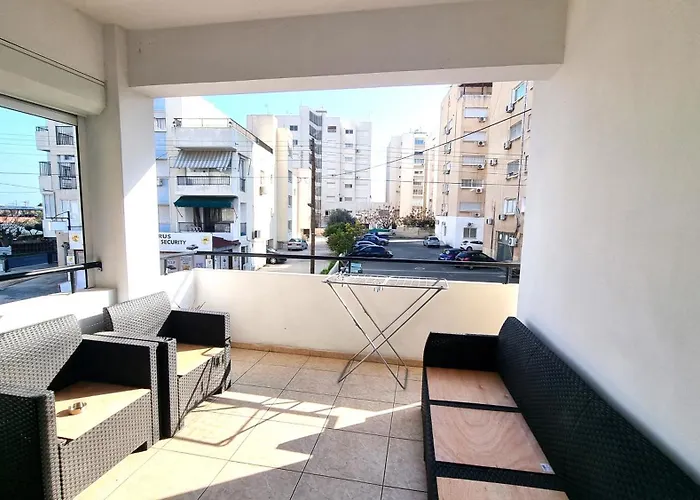 5 Min Walk To Beach, Perfect Seaside Escape 3br Shared Habitación en casa particular *